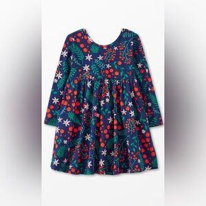 Hanna Andersson Long sleeve skater dress in Winter Berries print size 6-7